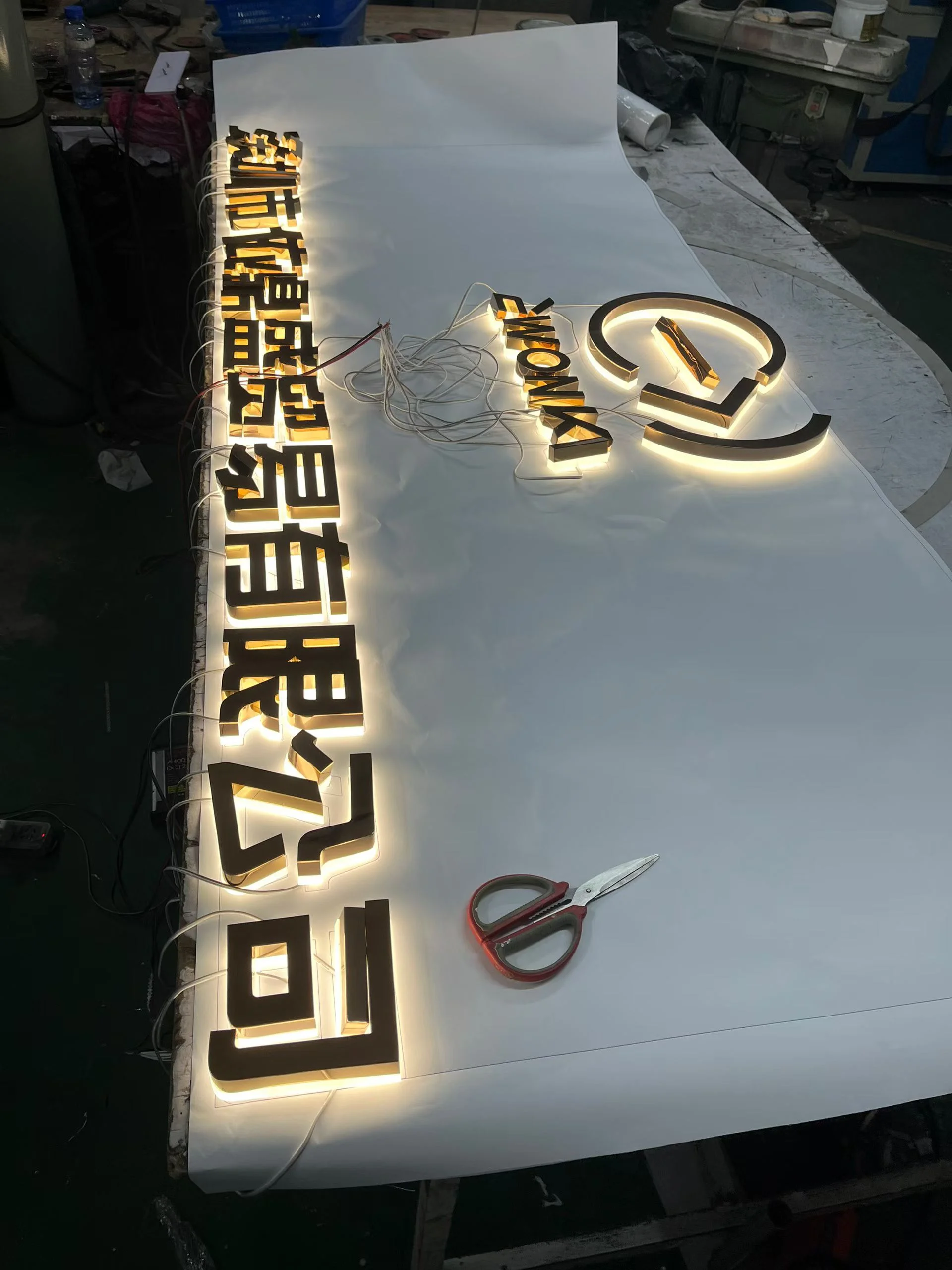 2026年10月最新交付｜多場景高端定製金屬背光字案例大賞，源頭工廠品質呈現